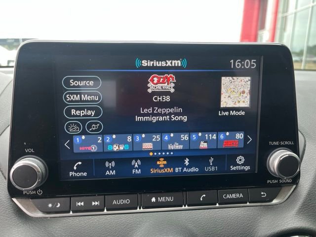 Used 2025 Nissan Sentra SR w/ SR Premium Package FWD image 14