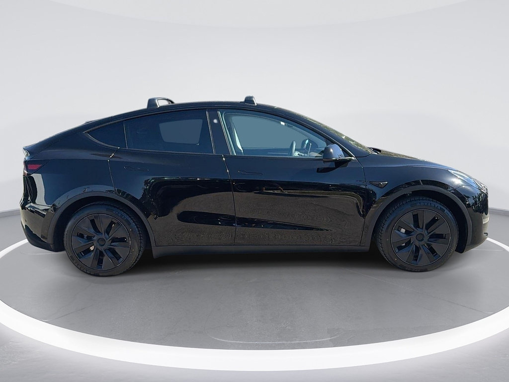 Used 2024 Tesla Model Y Long Range RWD image 3