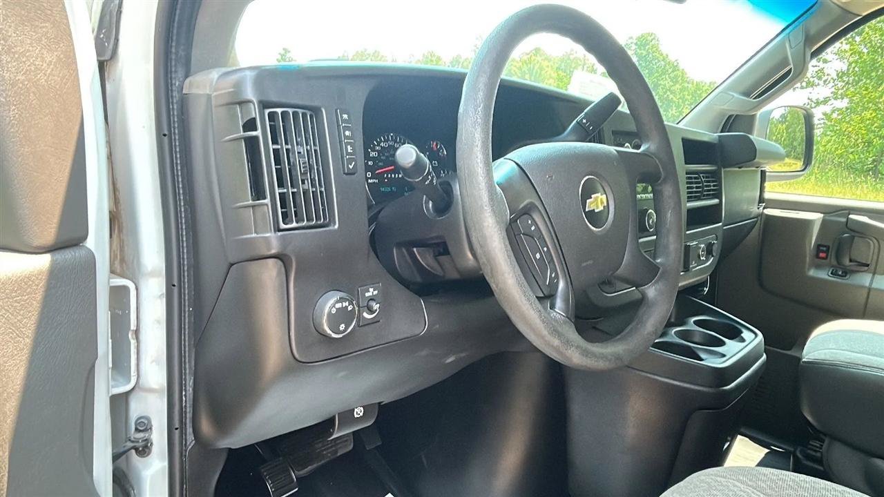 Used 2016 Chevrolet Express 3500 LT w/ LT Preferred Equipment Group RWD image 27