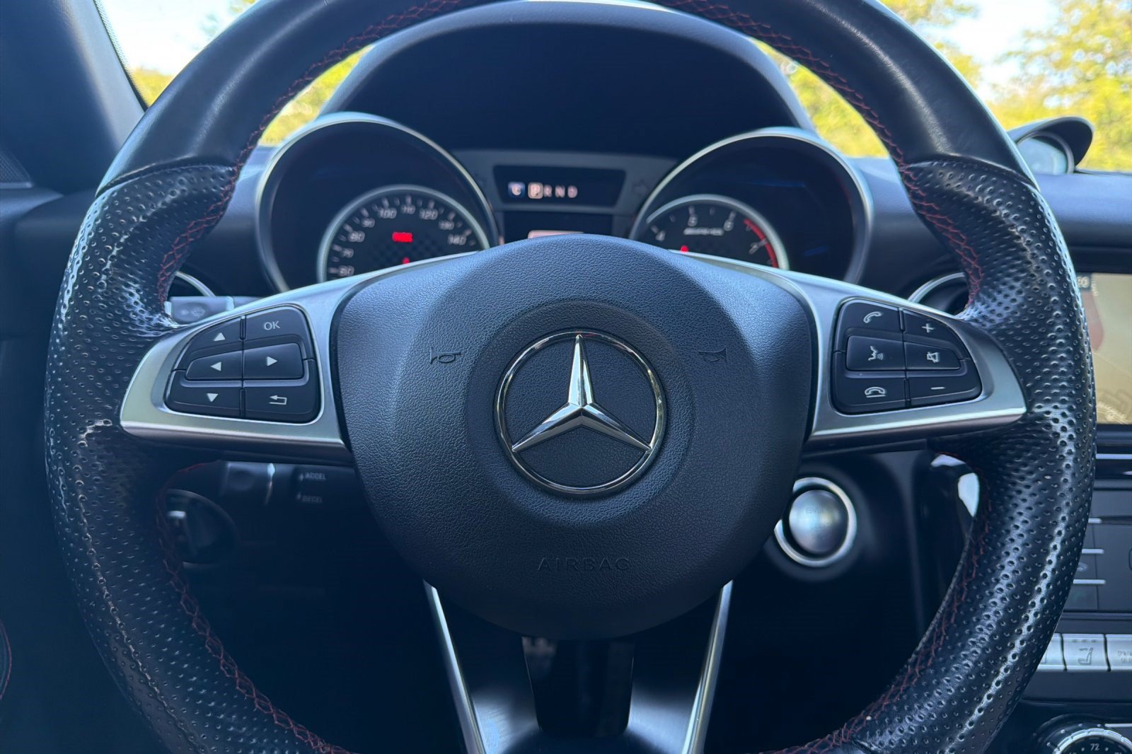 Used 2017 Mercedes-Benz SLC 43 AMG image 30