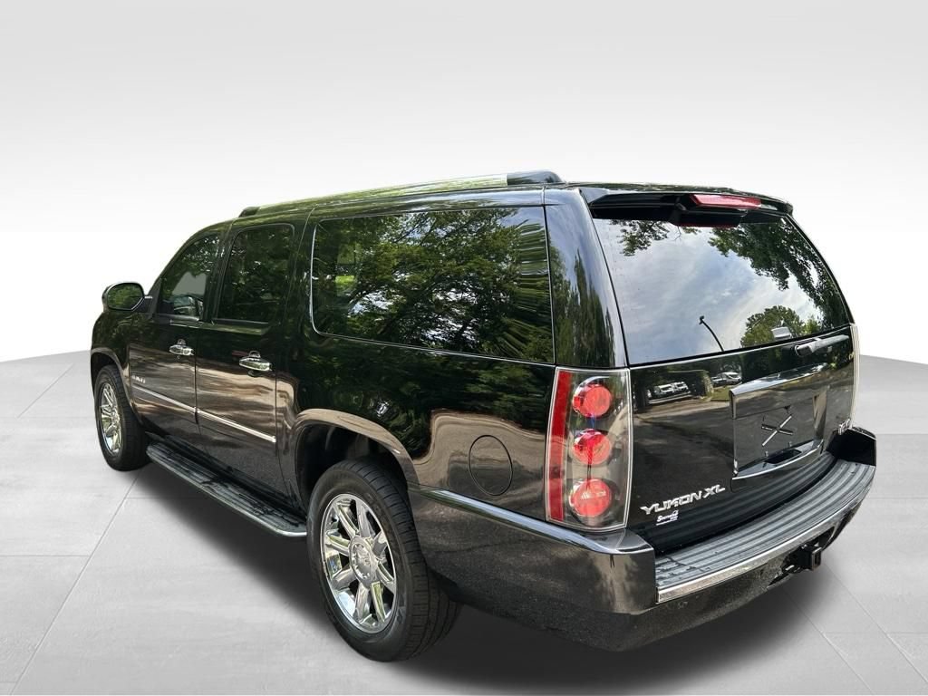 Used 2014 GMC Yukon XL Denali AWD/4WD image 3