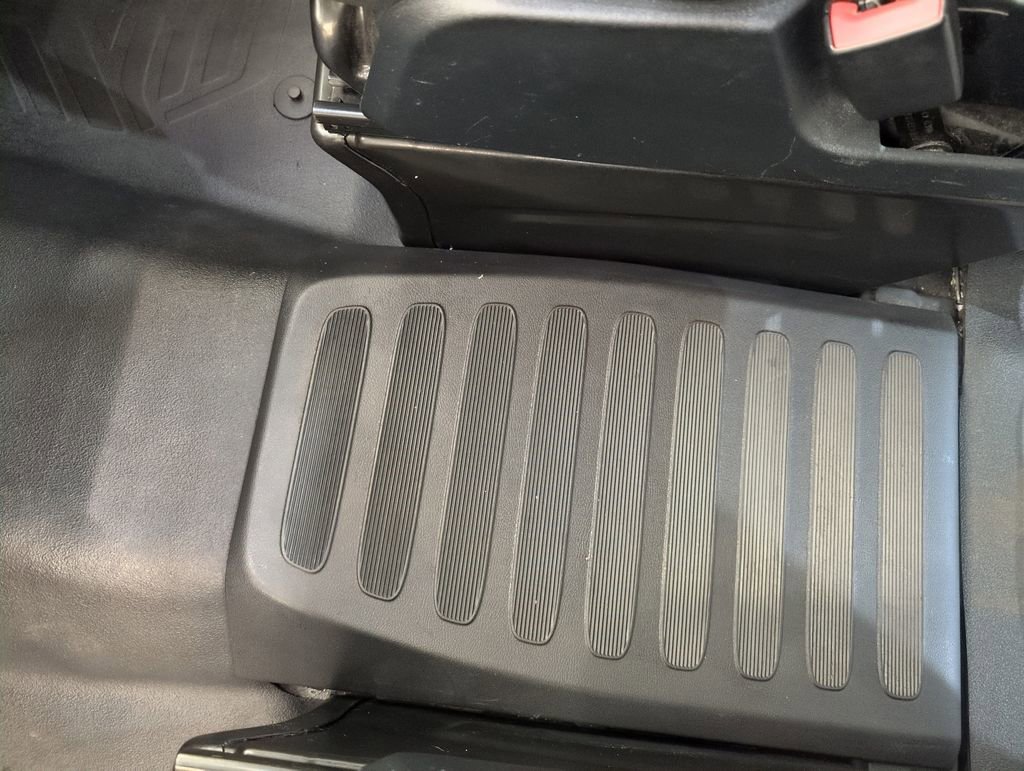 Used 2023 Ford Transit 250 Medium Roof w/ Load Area Protection Package image 40