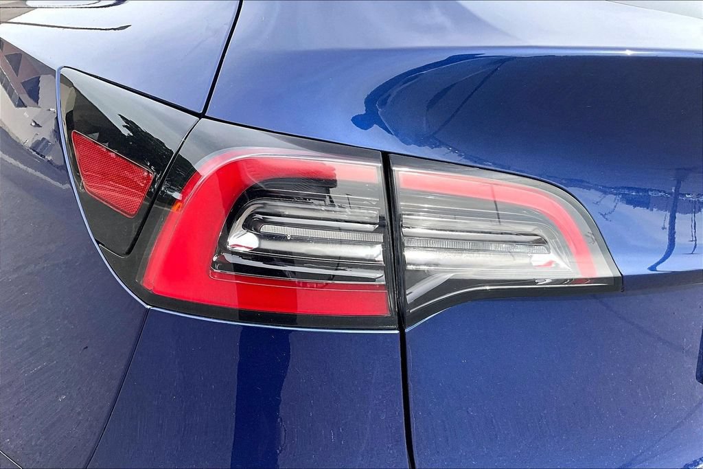 Used 2023 Tesla Model Y Long Range AWD/4WD image 29
