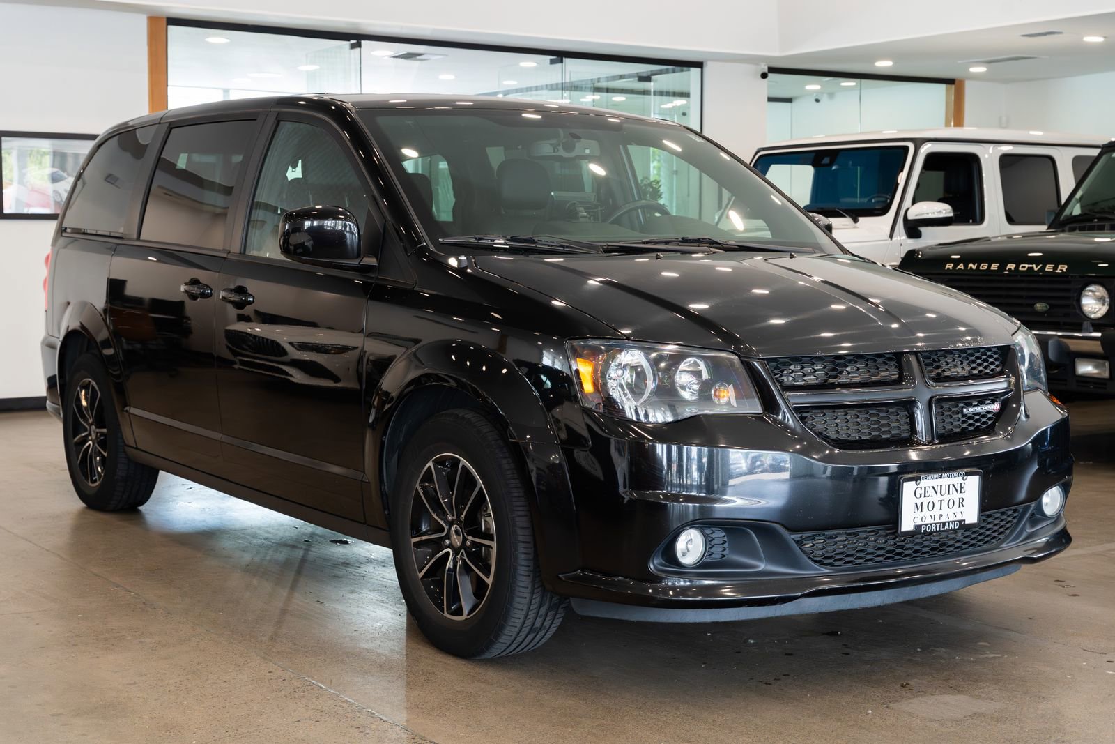 Used 2018 Dodge Grand Caravan GT FWD image 3
