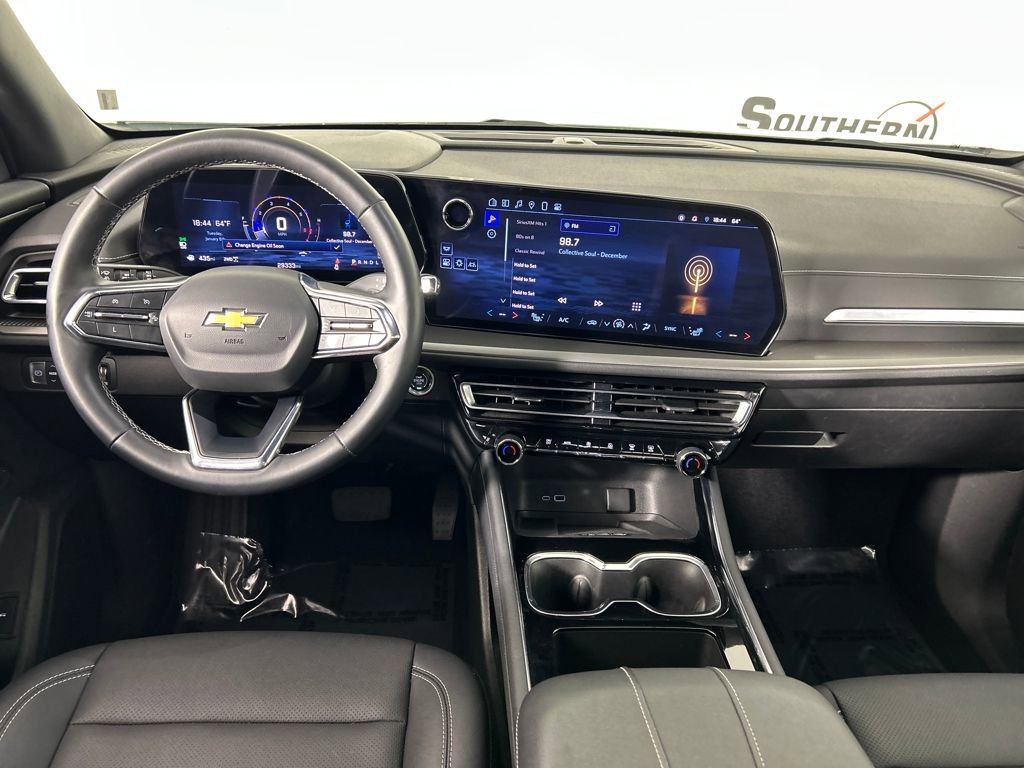 Used 2025 Chevrolet Traverse LT image 21