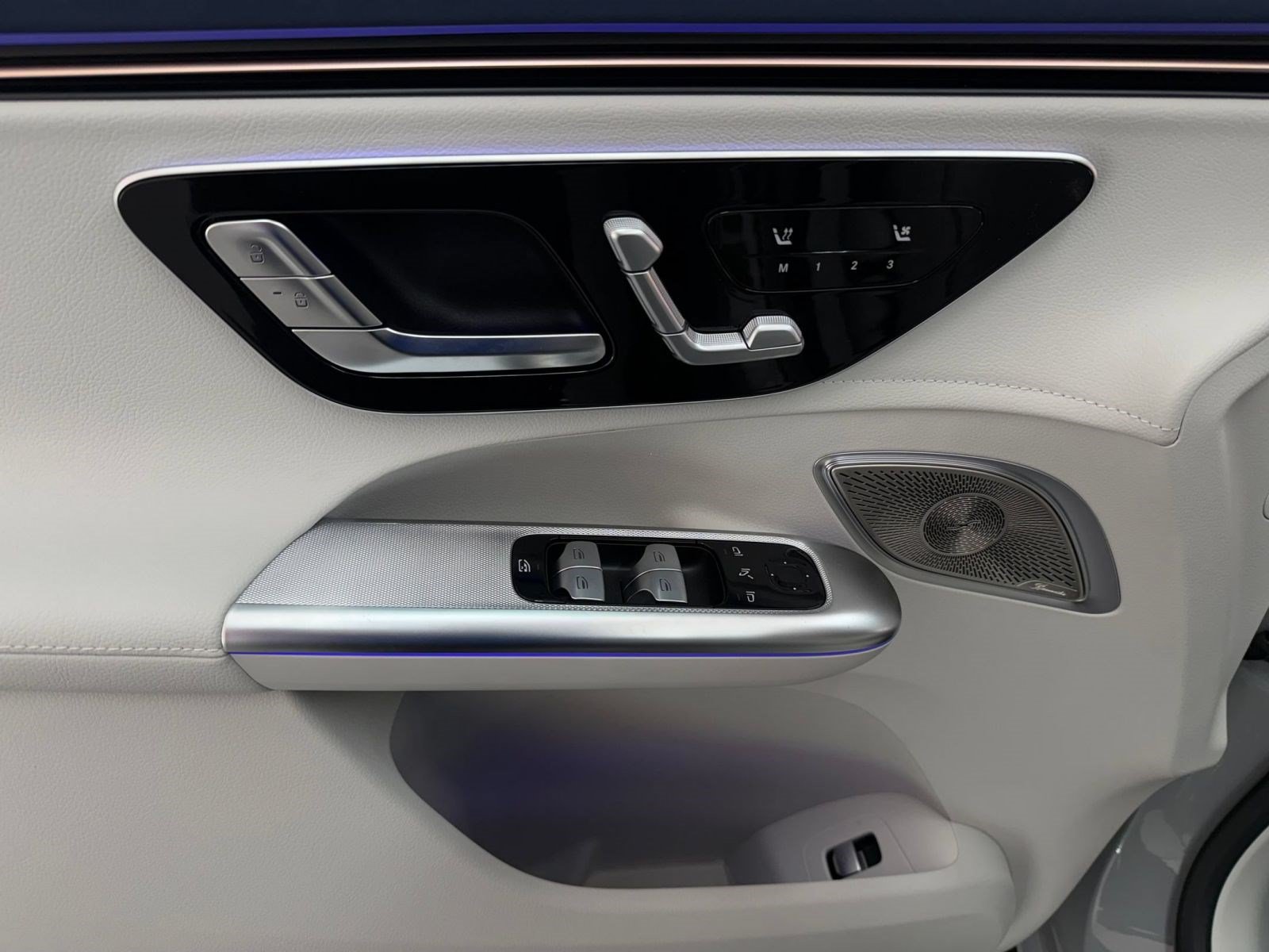 New 2027 Mercedes-Benz EQE 320 4MATIC SUV image 11