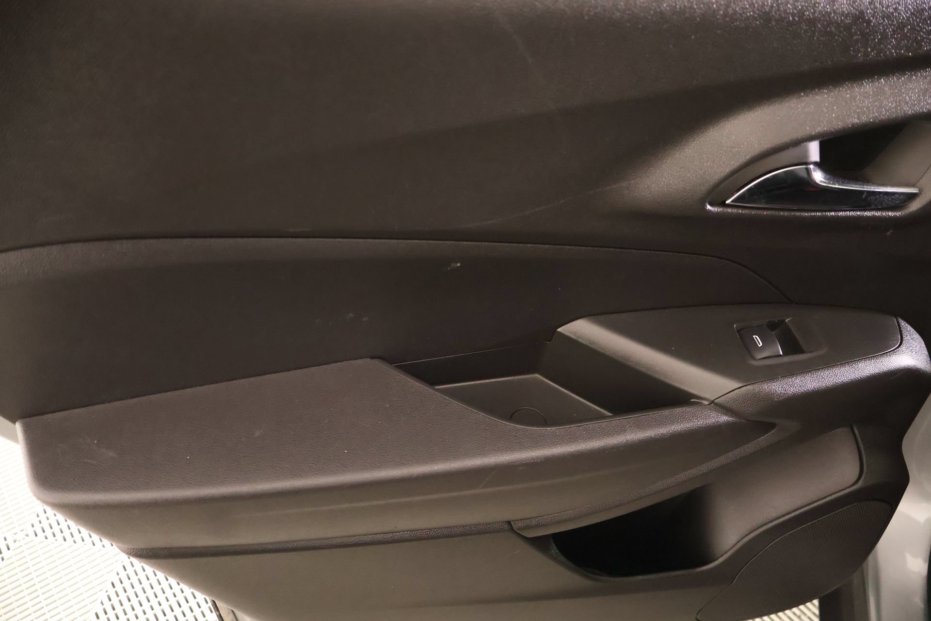 Used 2026 Chevrolet Trax RS w/ Sunroof Package FWD image 17