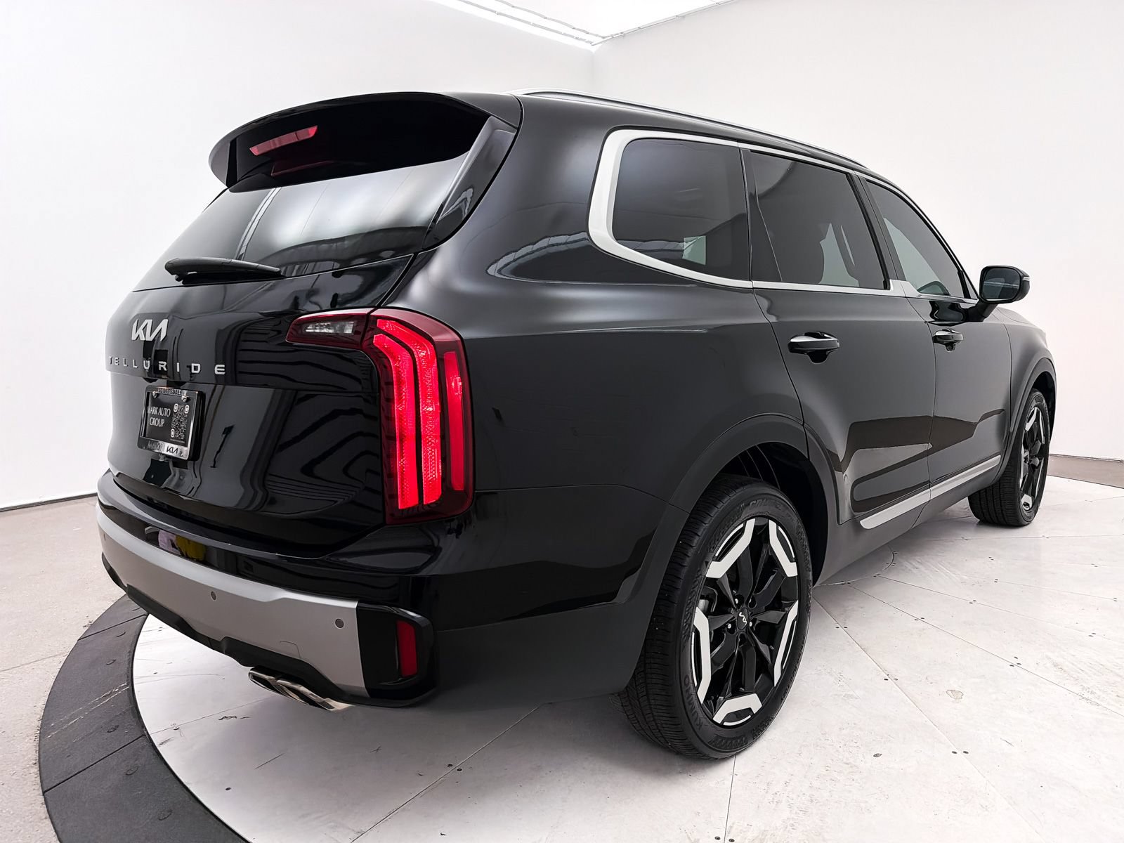 Certified 2024 Kia Telluride S w/ S Sunroof Package FWD image 12