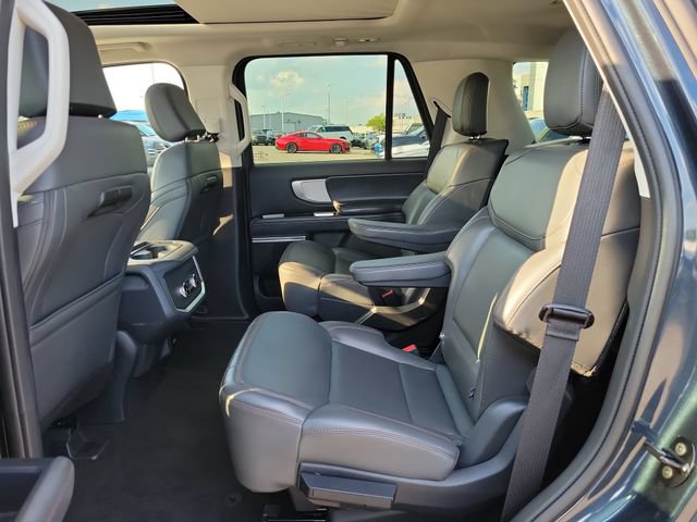 Certified 2025 Ford Expedition Active AWD/4WD image 22
