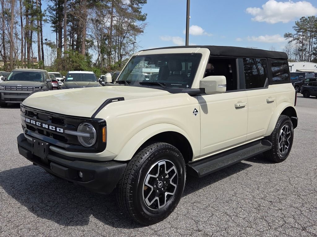 Used 2025 Ford Bronco Outer Banks image 3