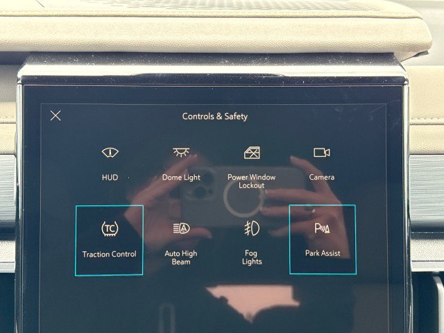 New 2026 GMC Acadia Elevation image 24