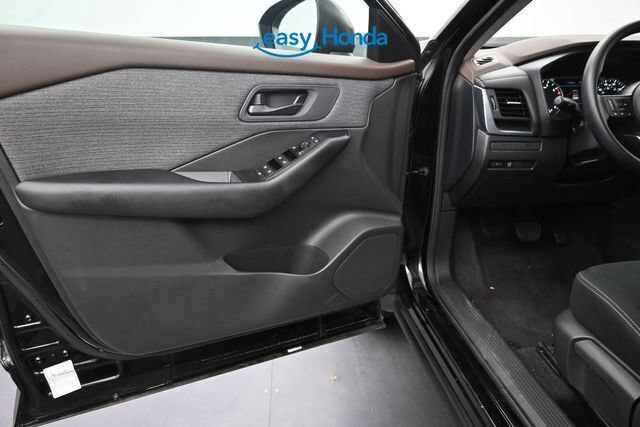 Used 2023 Nissan Rogue S FWD image 16