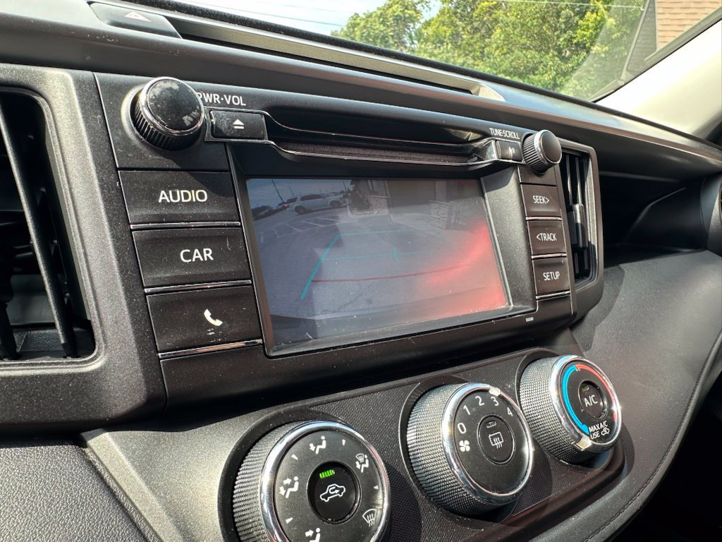 Used 2016 Toyota RAV4 LE AWD/4WD image 21