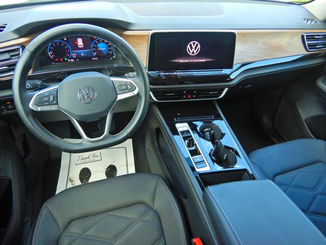 Used 2025 Volkswagen Atlas SE AWD/4WD image 5
