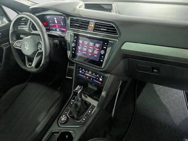 Used 2024 Volkswagen Tiguan SE R-Line image 27