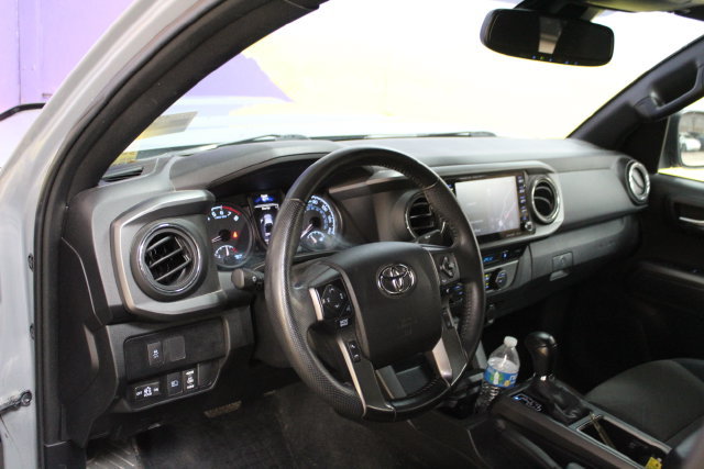 Used 2021 Toyota Tacoma TRD Sport AWD/4WD image 14