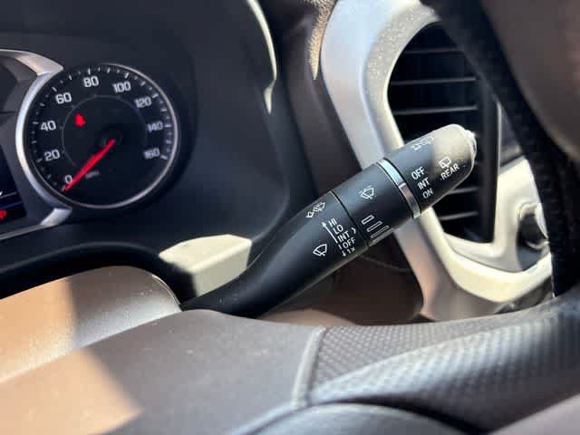 Used 2021 GMC Acadia SLE FWD image 17