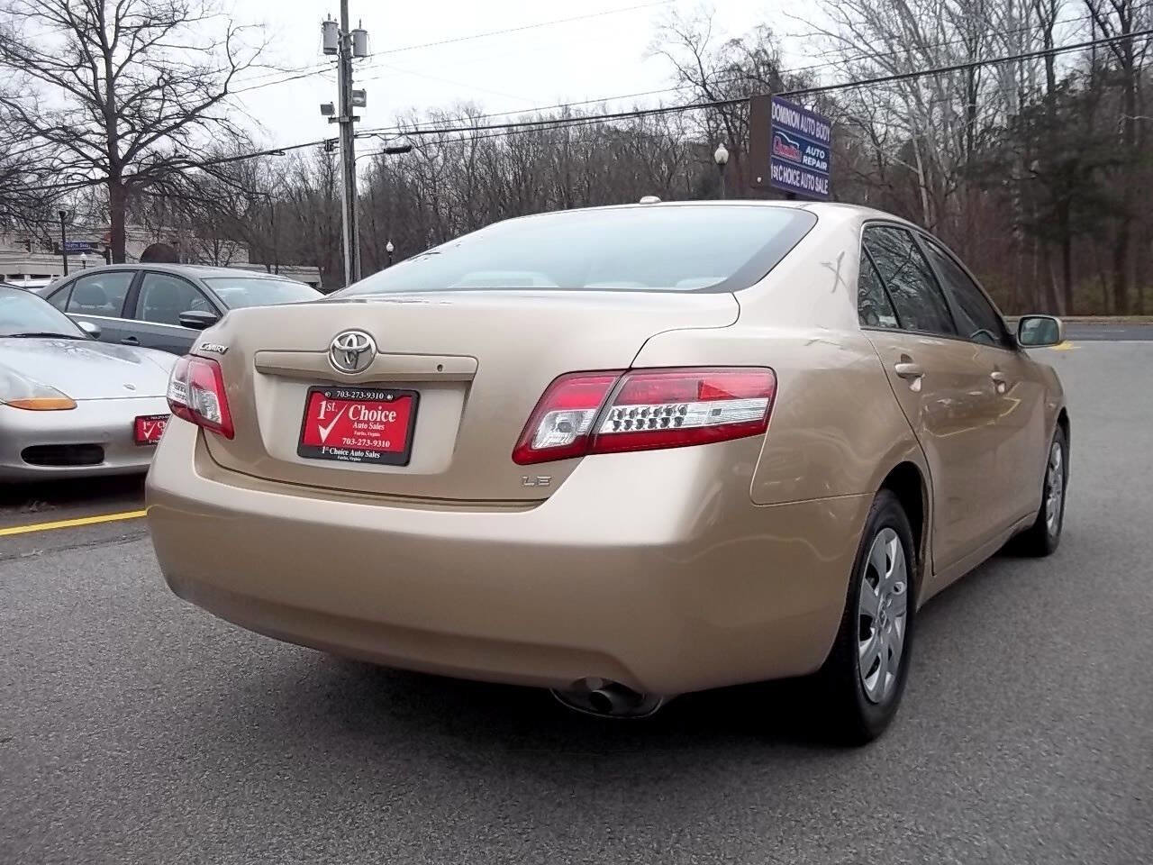 Used 2010 Toyota Camry LE image 2