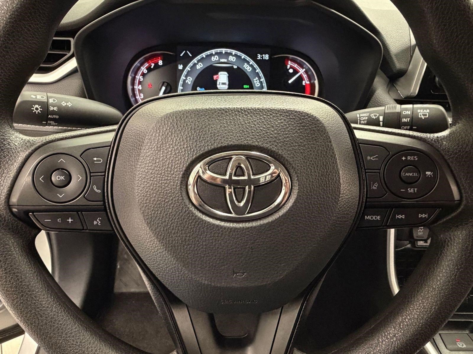 Used 2025 Toyota RAV4 XLE image 11