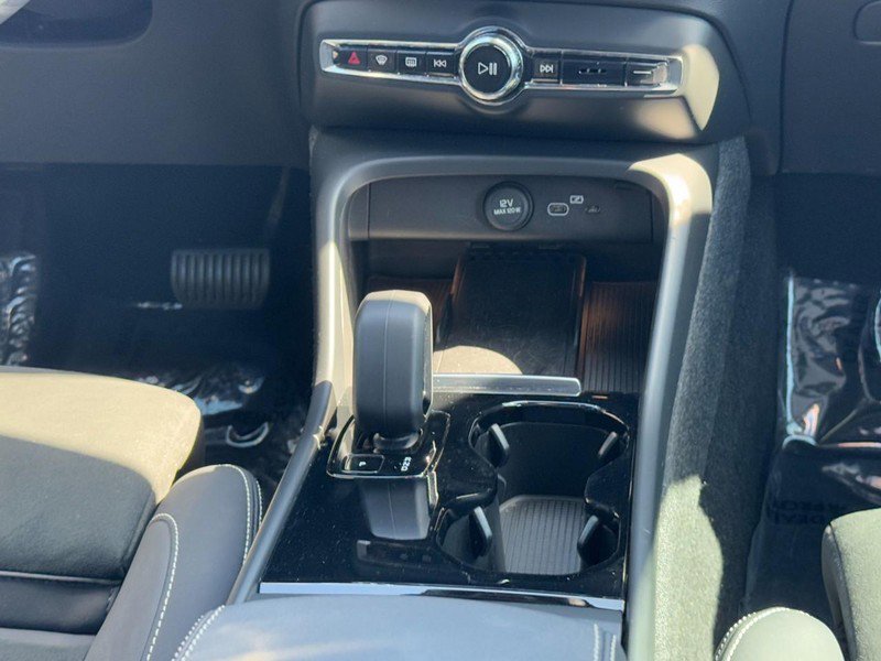 Certified 2023 Volvo C40 P8 Recharge Ultimate image 15