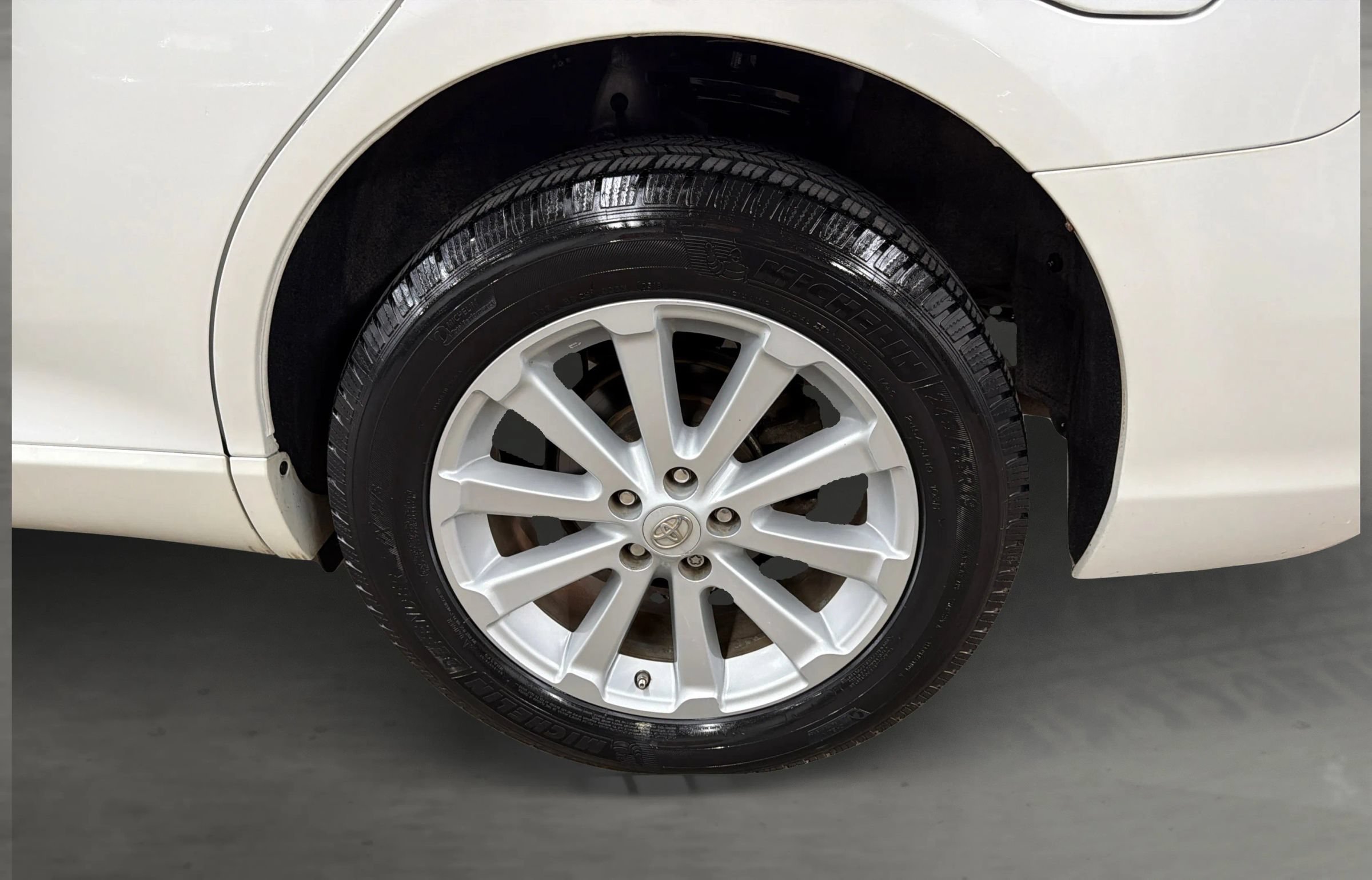 Used 2011 Toyota Venza FWD image 41