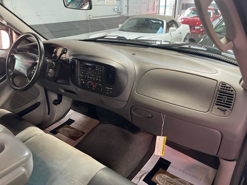 Used 2002 Ford F150 Lightning RWD image 84