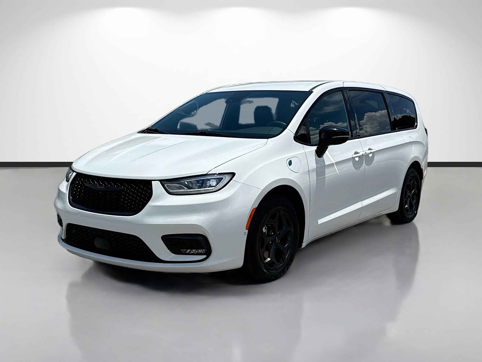 Used 2024 Chrysler Pacifica Limited FWD image 7