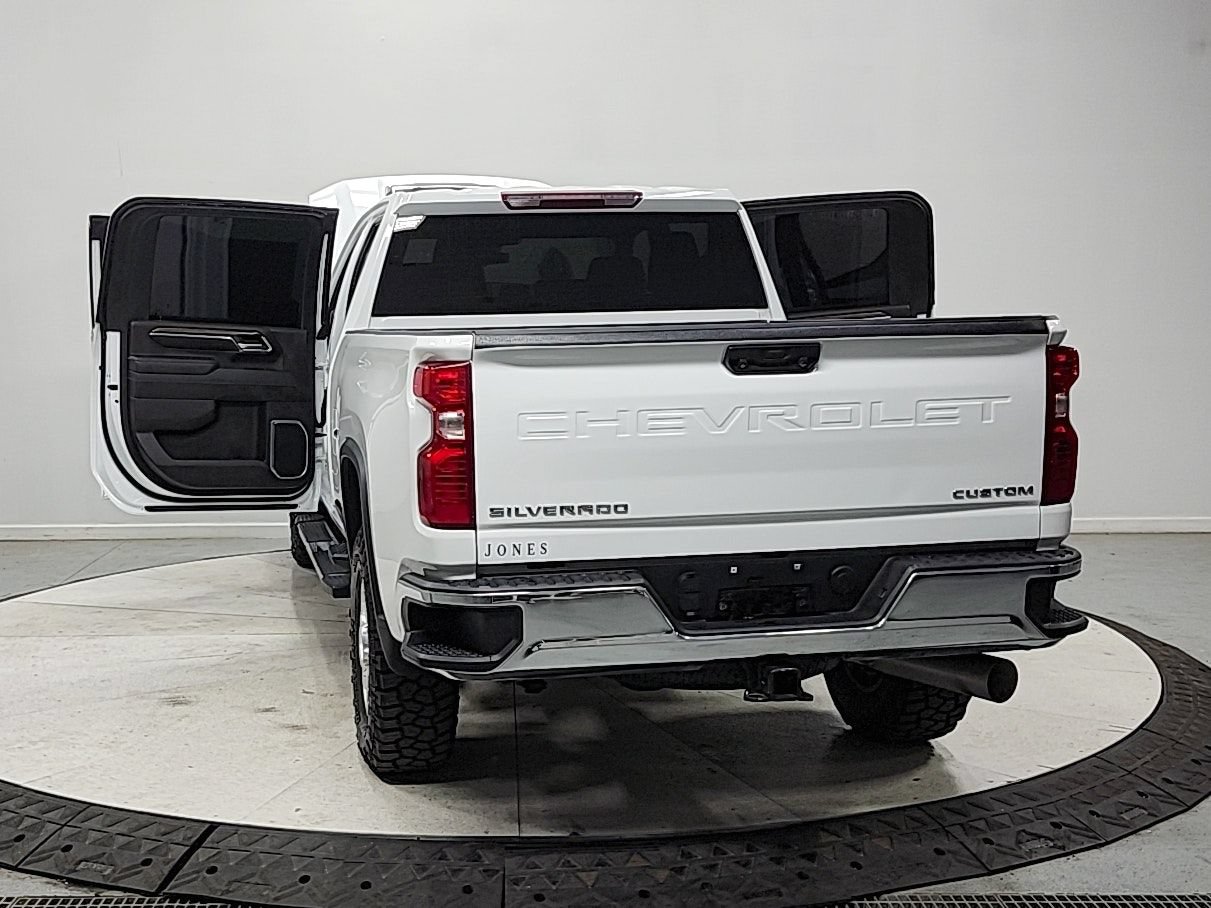 Used 2024 Chevrolet Silverado 2500 LT AWD/4WD image 14