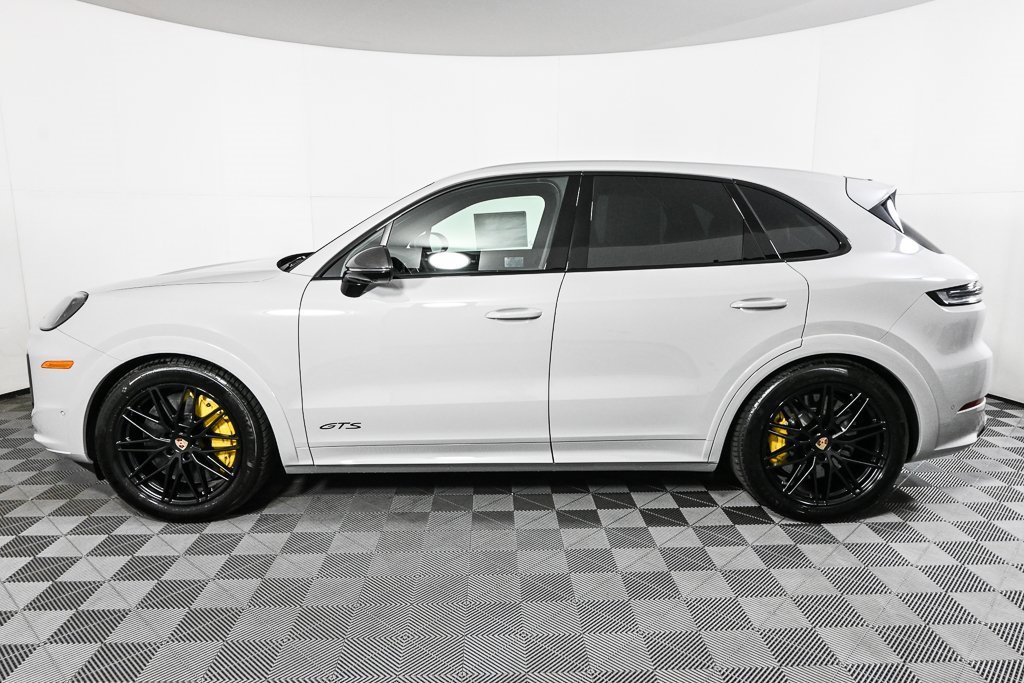 New 2026 Porsche Cayenne GTS image 2