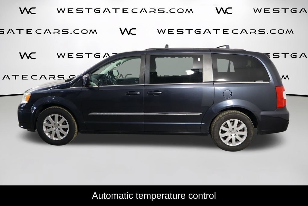Used 2014 Chrysler Town & Country Touring FWD image 5