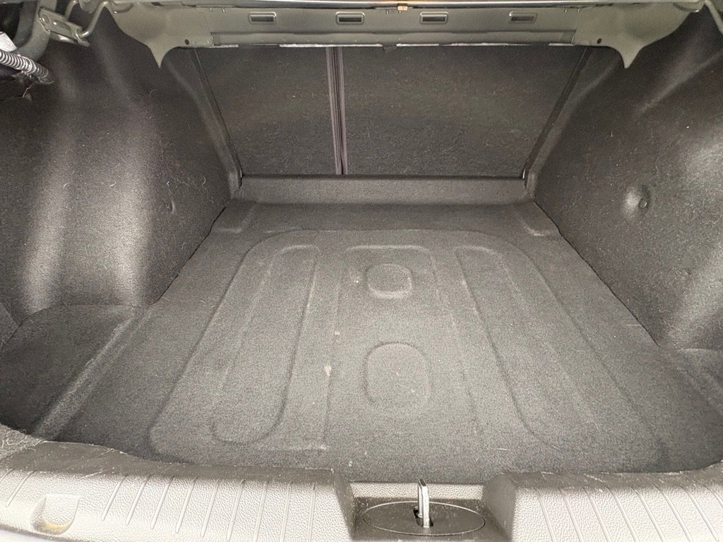 Used 2015 Chevrolet Cruze LT w/ Technology Package image 12