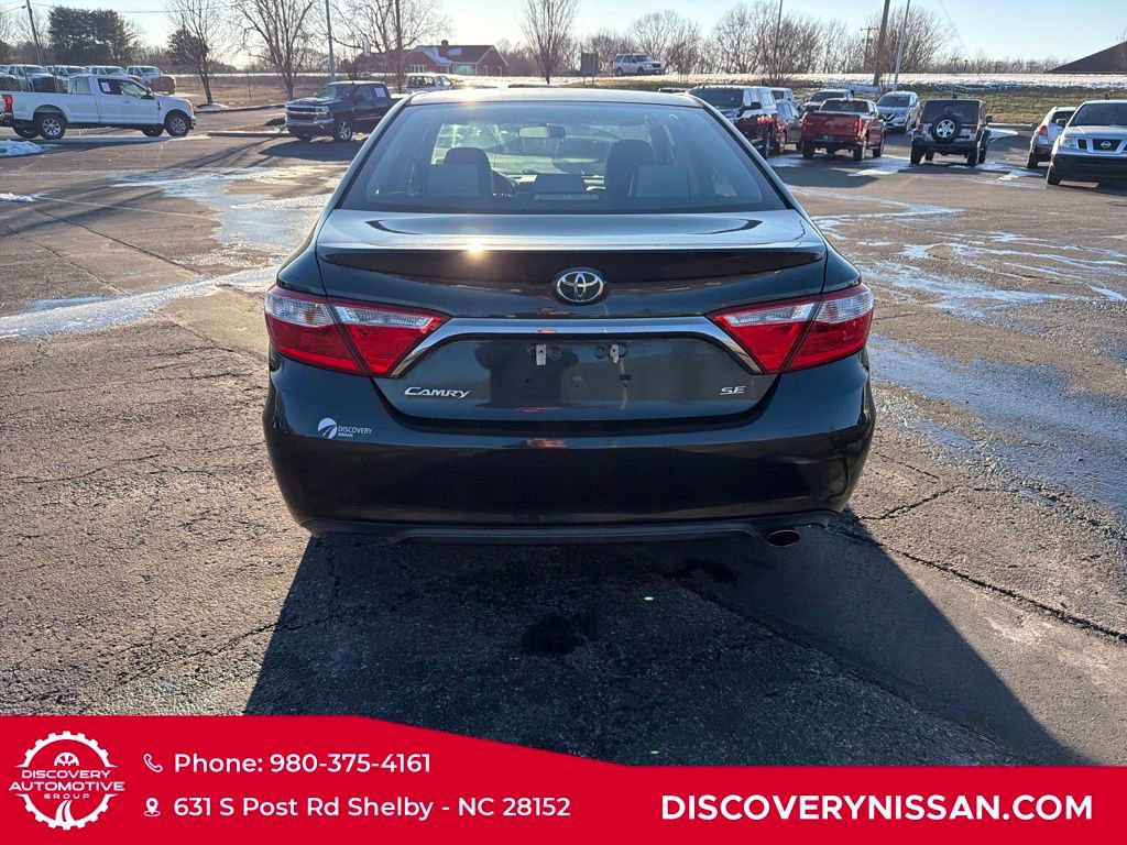 Used 2017 Toyota Camry SE image 6