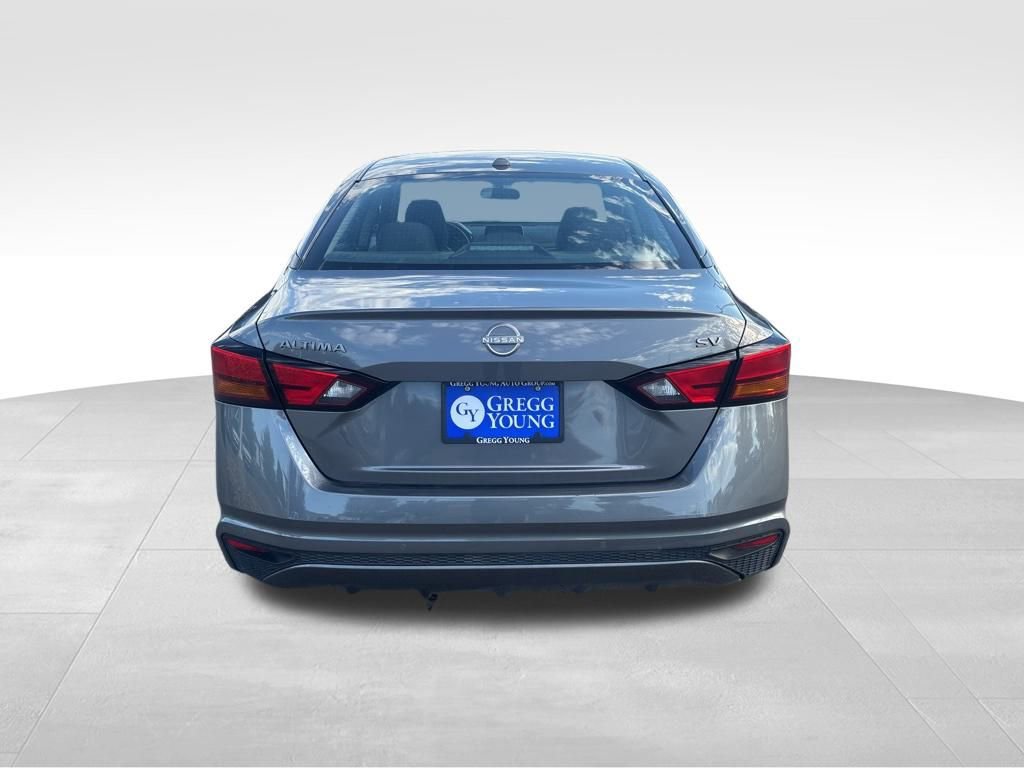 Used 2024 Nissan Altima 2.5 SV image 5