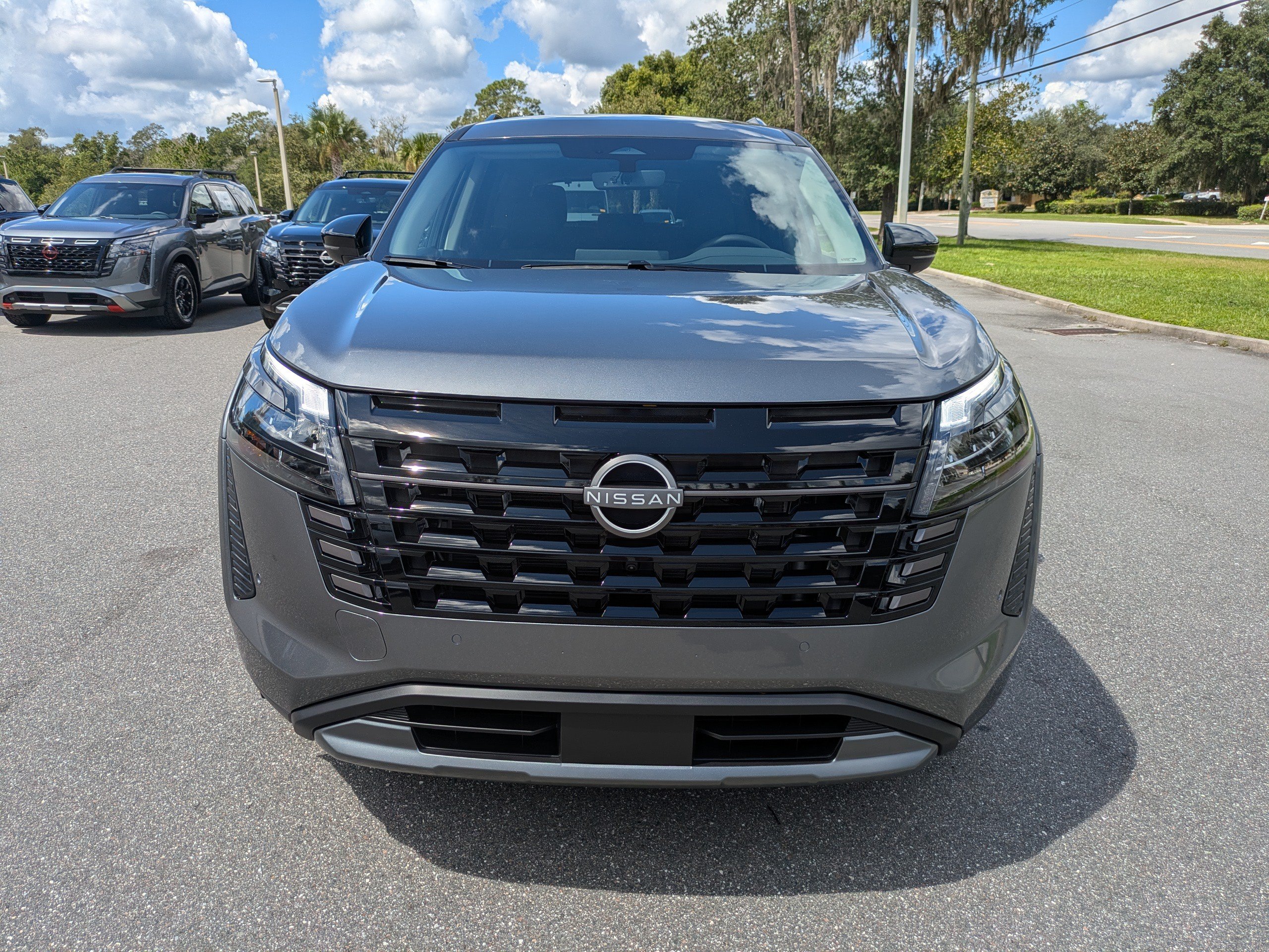 New 2026 Nissan Pathfinder SL FWD image 9