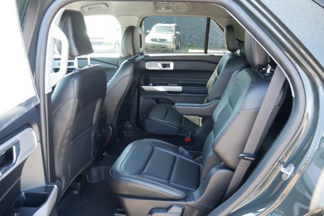 Used 2024 Ford Explorer XLT w/ Equipment Group 202A AWD/4WD image 24