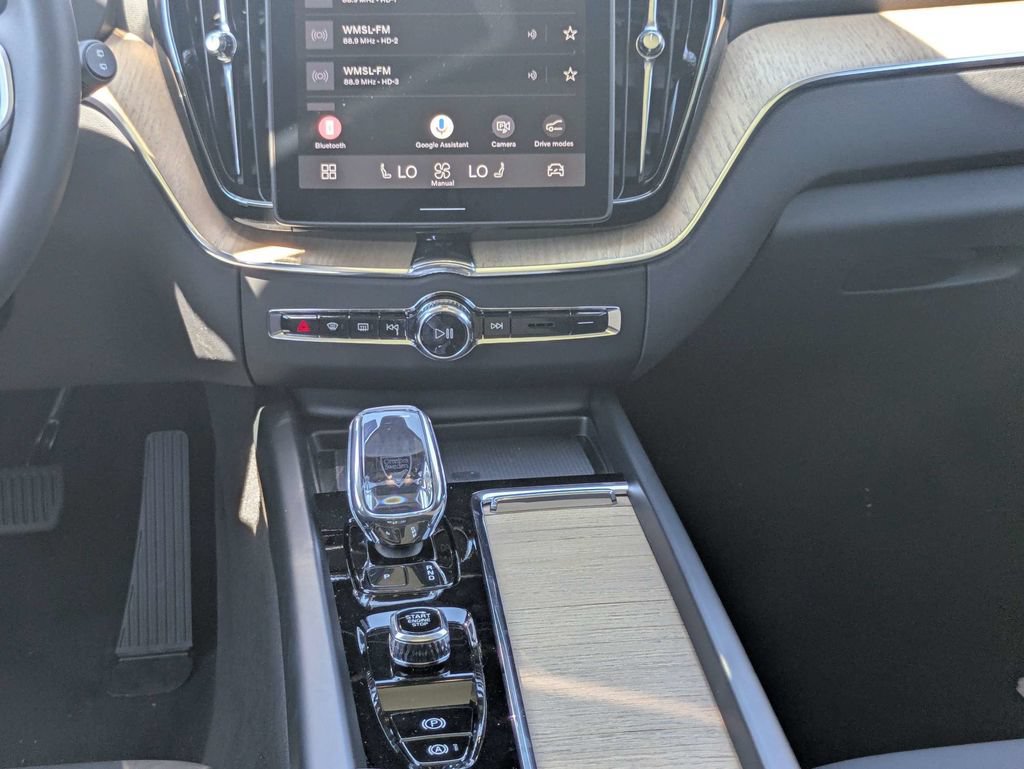 New 2026 Volvo XC60 B5 Plus w/ Protection Package Premier AWD/4WD image 21