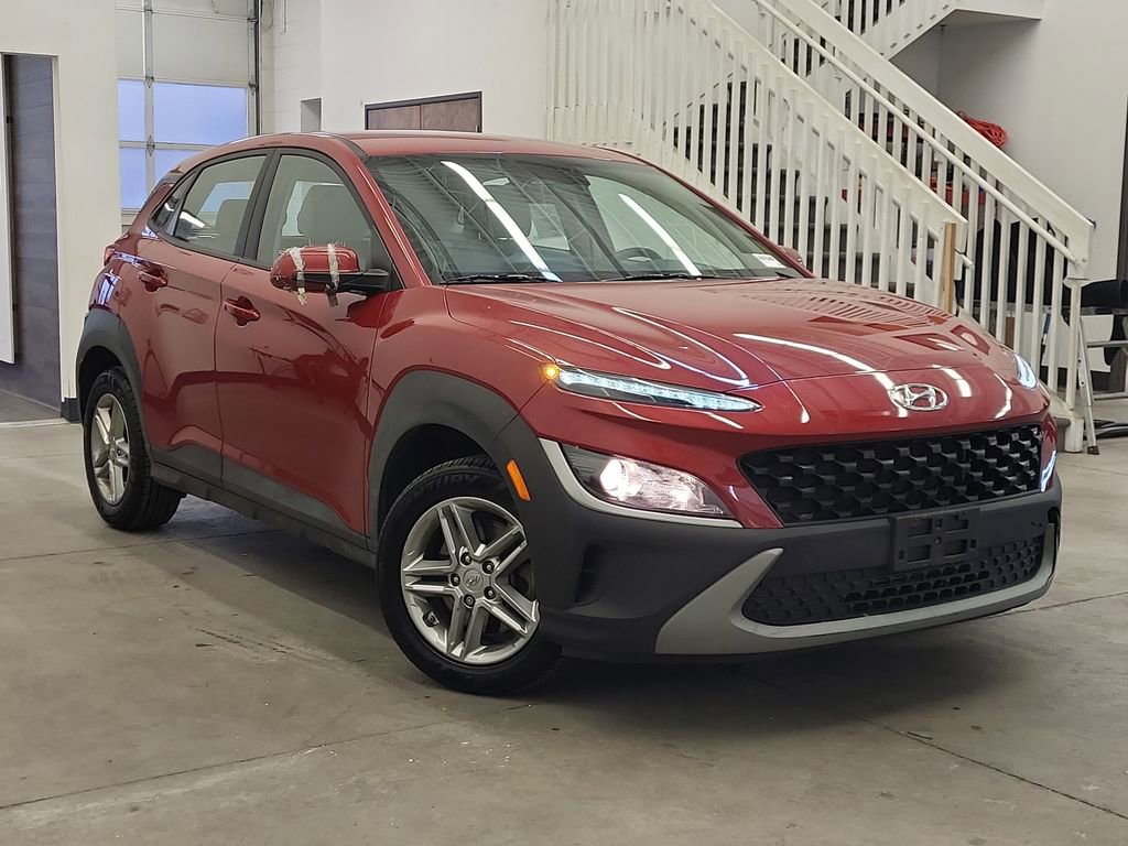 Used 2022 Hyundai Kona SE w/ Cargo Package AWD/4WD image 2