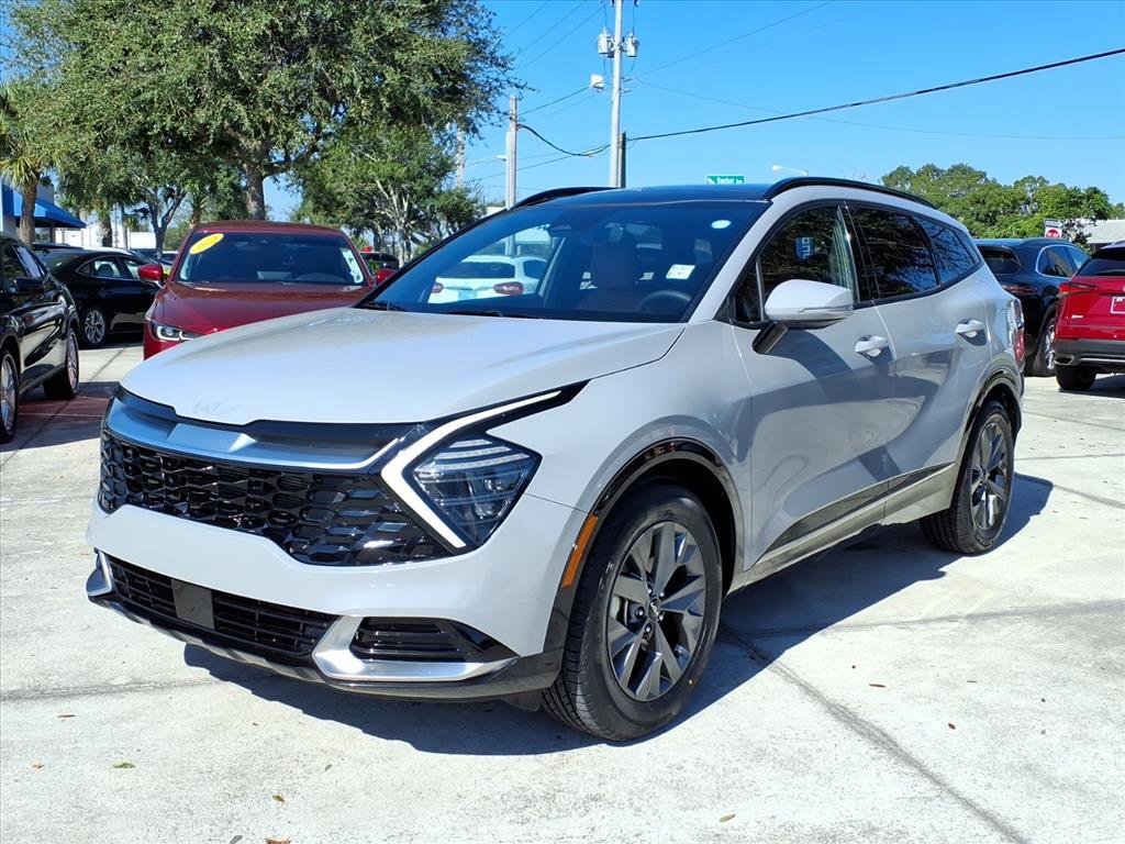 Used 2024 Kia Sportage SX image 3