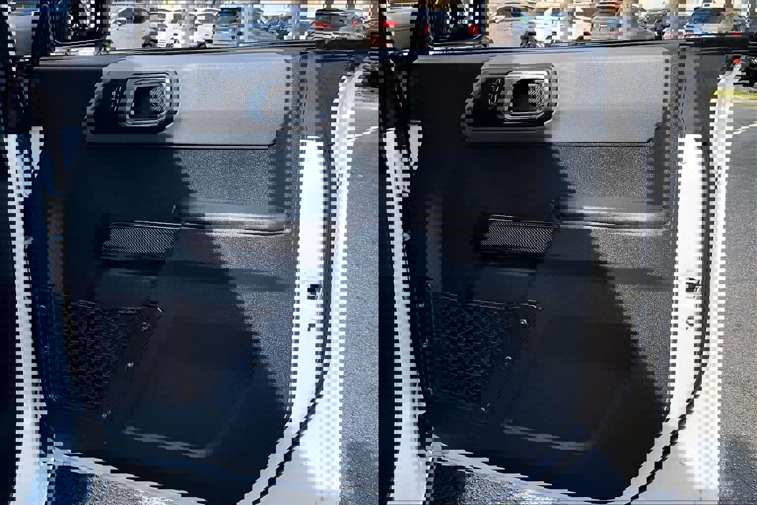 Used 2024 Ford Bronco Black Diamond image 22