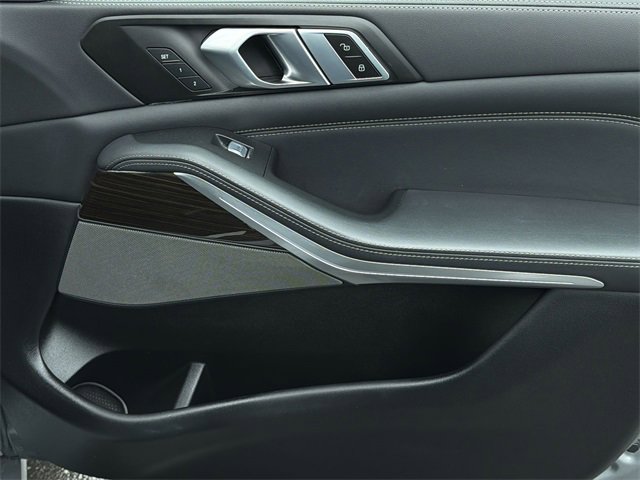 Used 2023 BMW X7 xDrive40i image 39