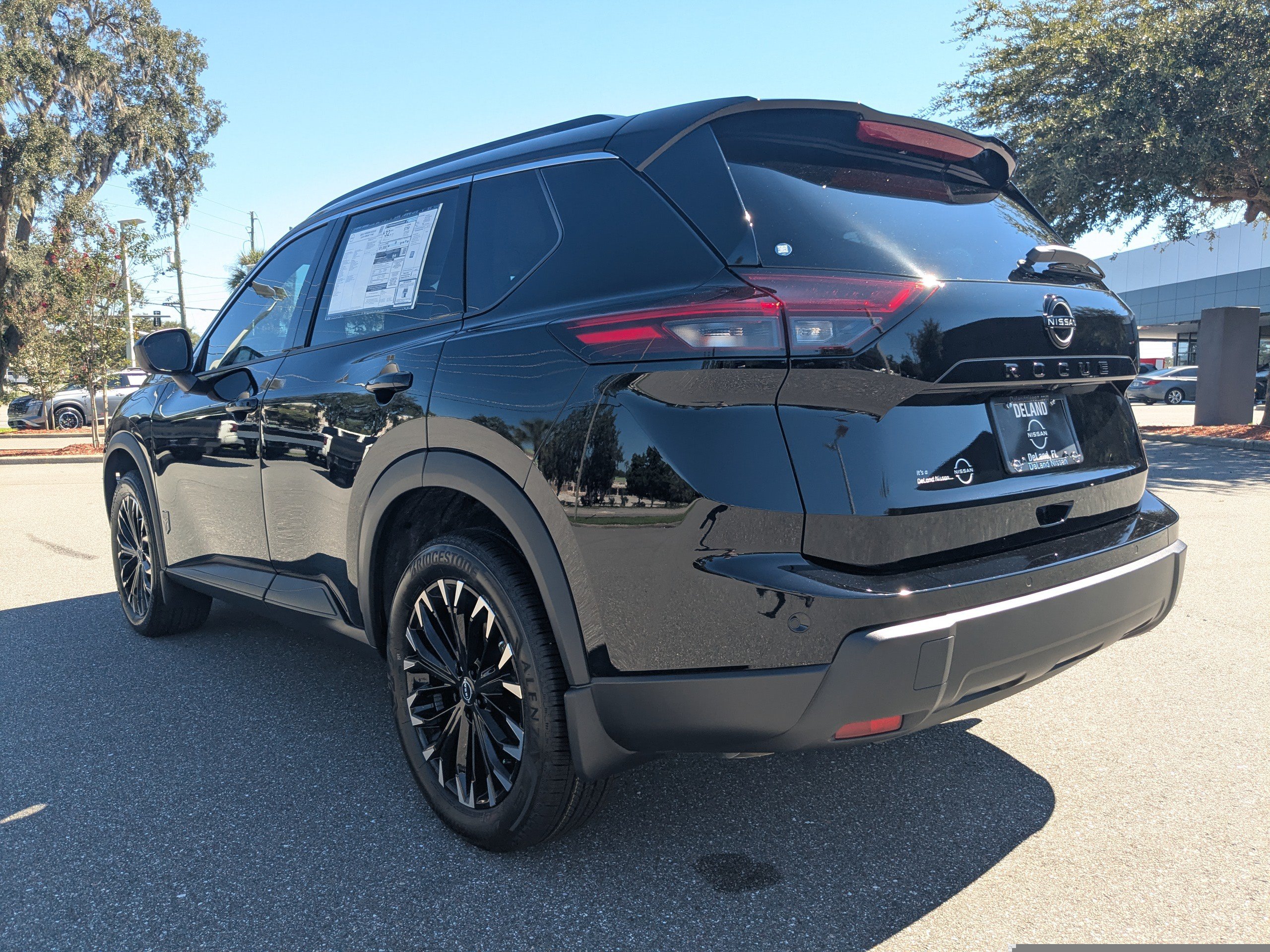 New 2026 Nissan Rogue Dark Armor FWD image 6