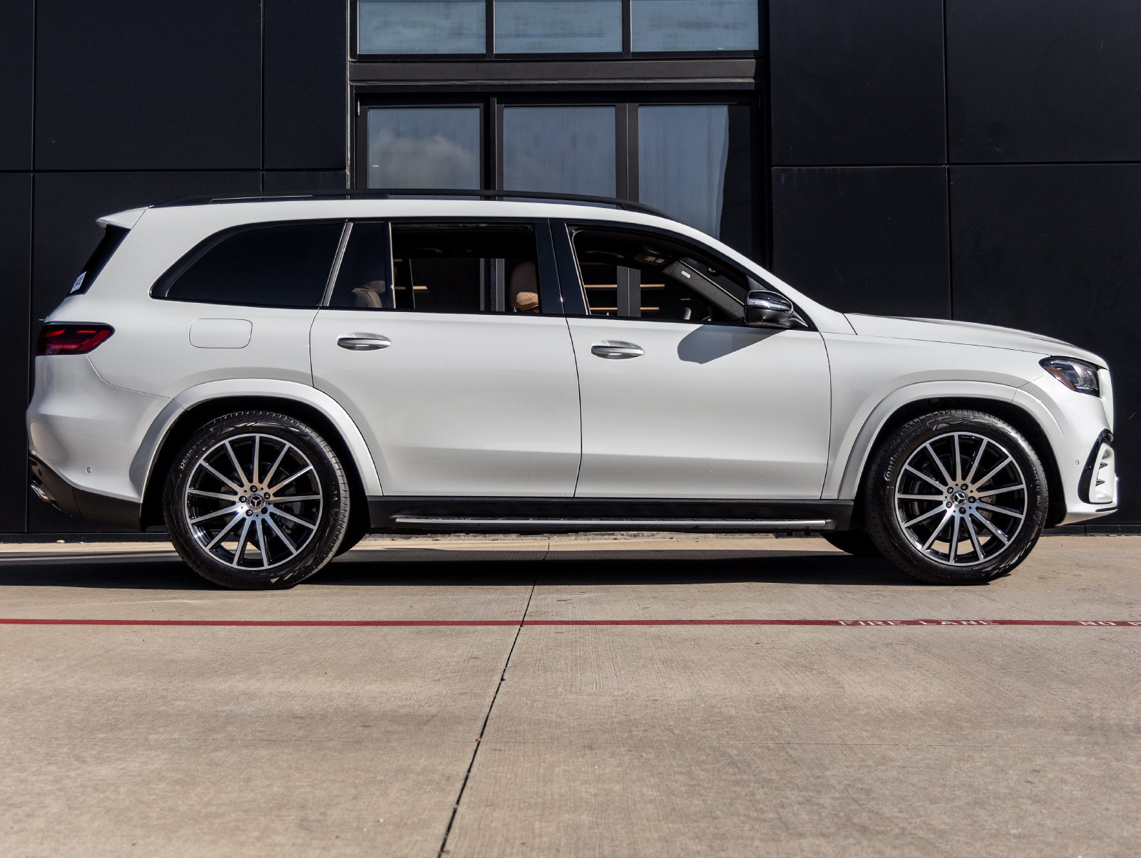 Used 2026 Mercedes-Benz GLS 450 4MATIC image 10