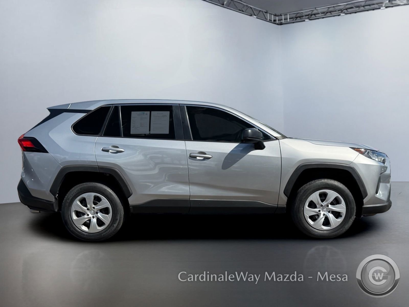 Used 2022 Toyota RAV4 LE FWD image 3