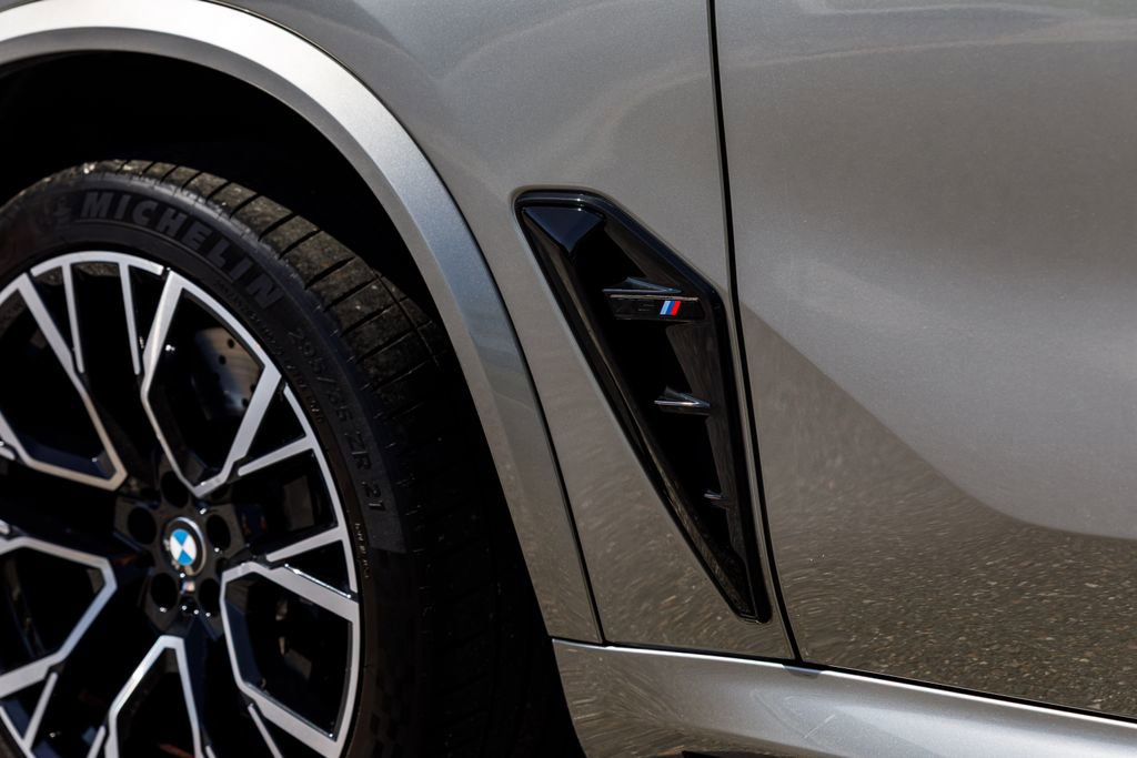Used 2022 BMW X5 M w/ Competition Package 2 AWD/4WD image 16