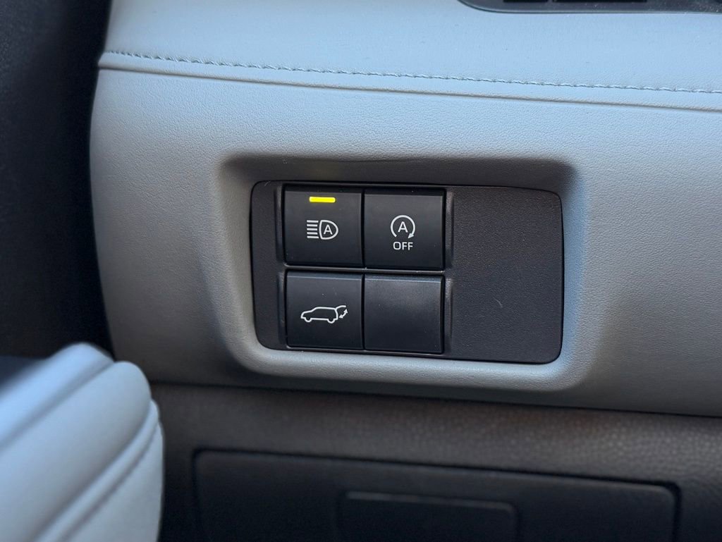 Certified 2025 Toyota Highlander XLE image 26