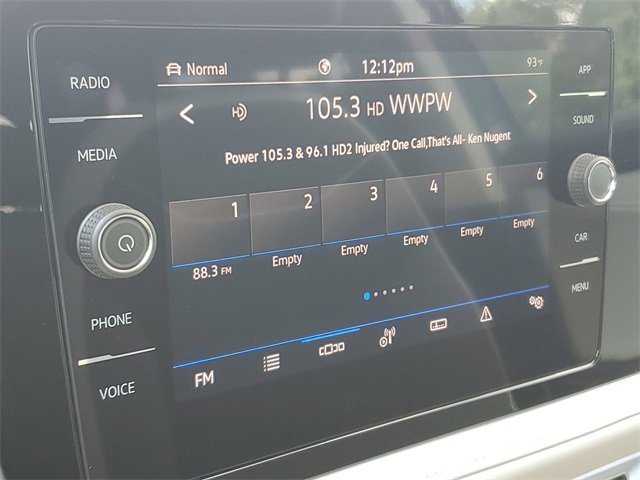 New 2025 Volkswagen Taos SE image 29