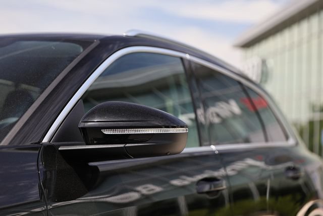 Used 2025 Audi Q5 Premium Plus w/ Premium Plus AWD/4WD image 11
