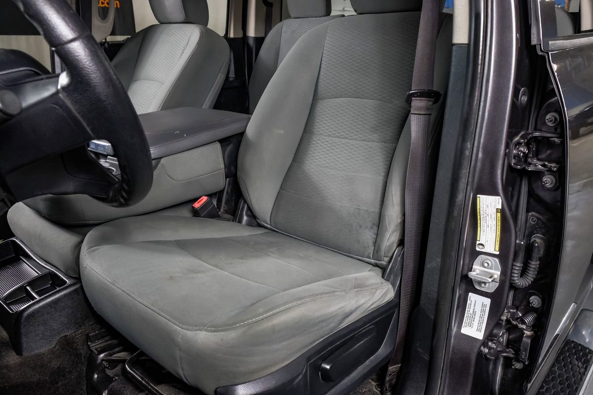 Used 2015 RAM 3500 Tradesman w/ Chrome Appearance Group image 27