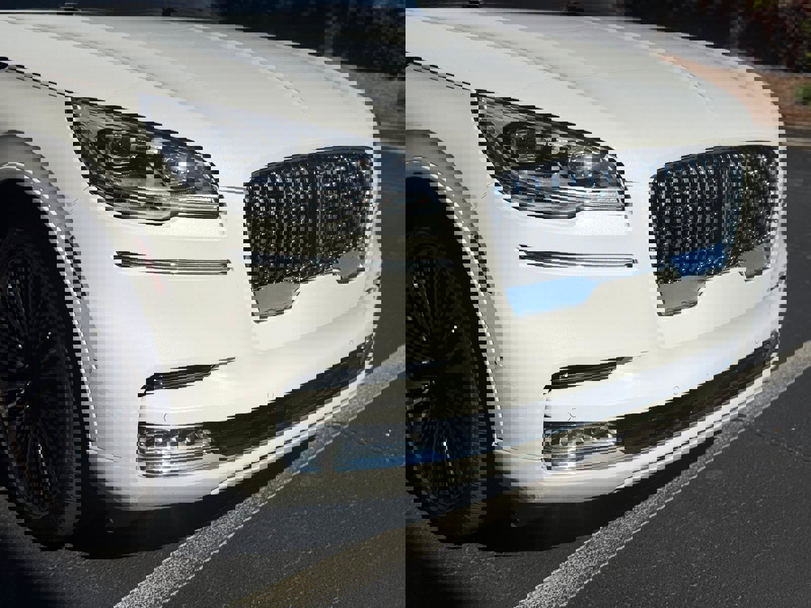 Used 2022 Lincoln Aviator Black Label w/ Dynamic Handling Package AWD/4WD image 14