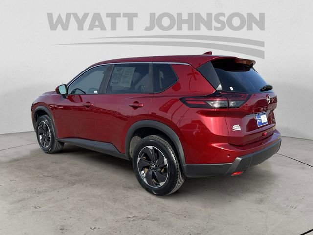 Used 2025 Nissan Rogue SV image 3